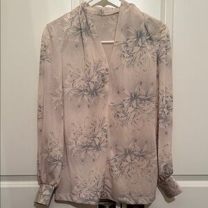 Chic Floral Women's Blouse - Cream and Gray